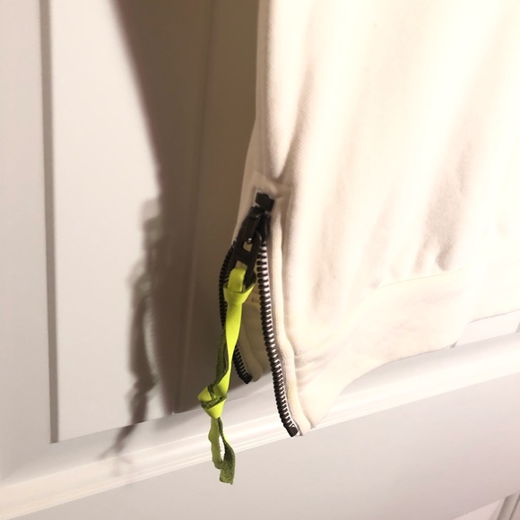 Coach Chevron Sweater - Picture 4 of 4